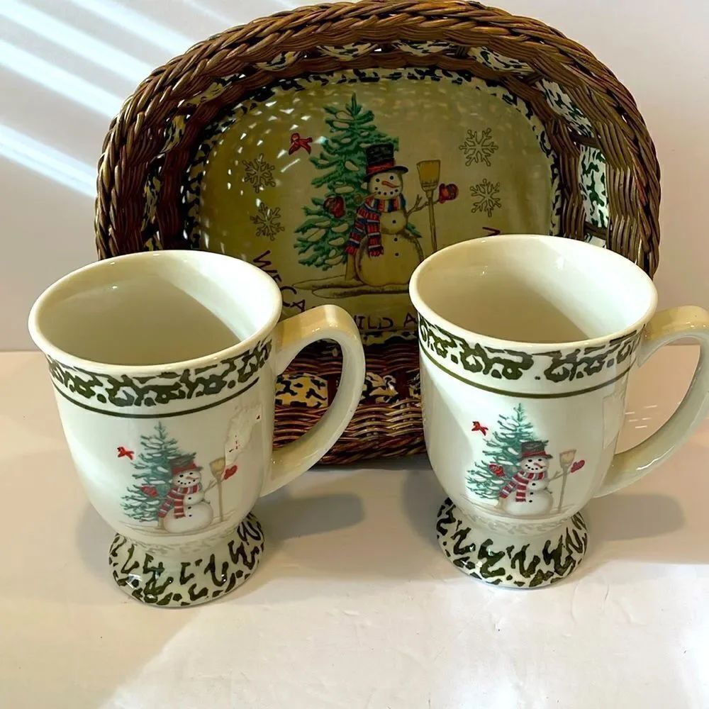 Christmas mug set with basket